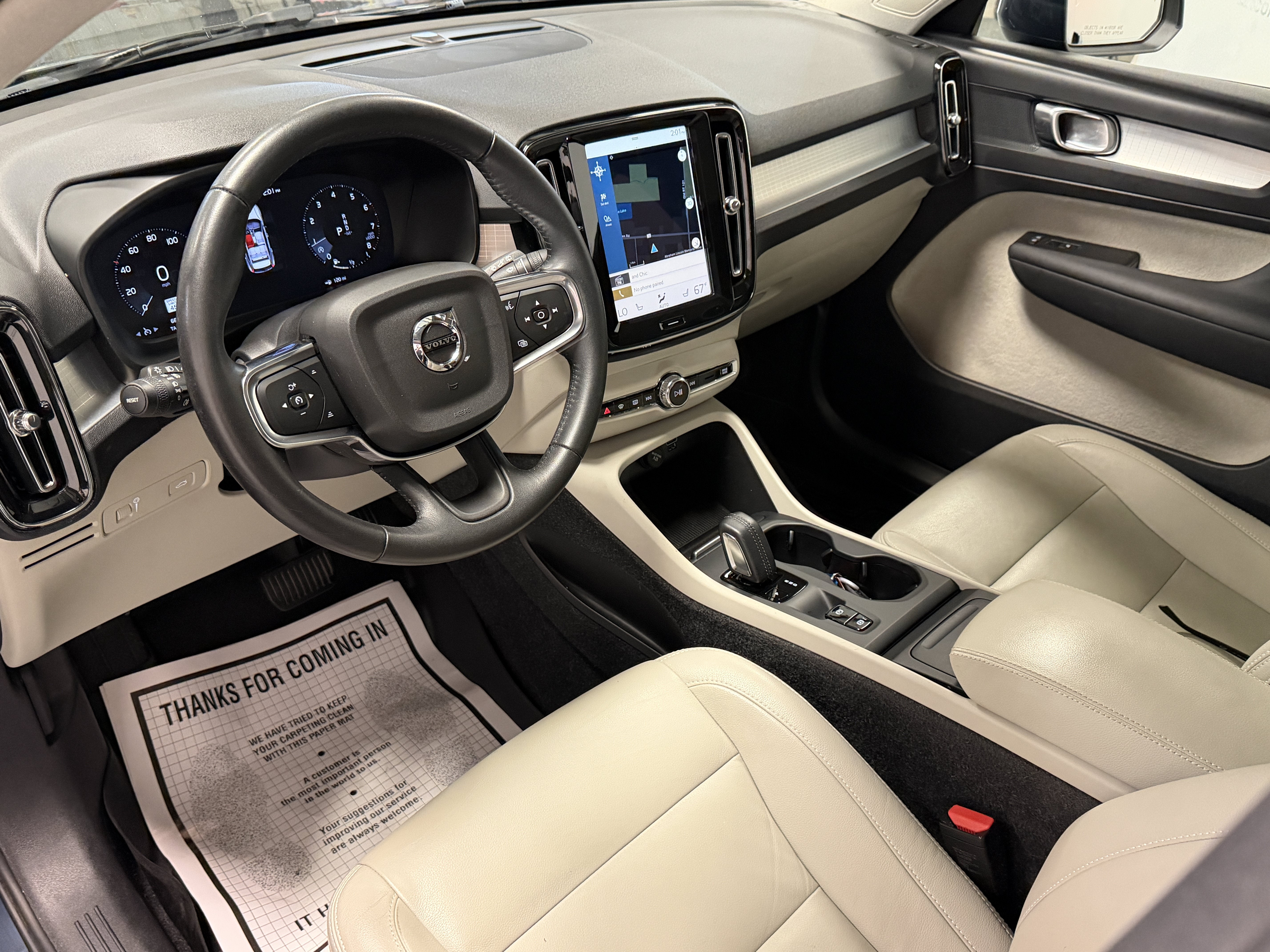 2021 Volvo XC40 Momentum