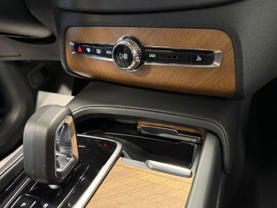 2024 Volvo XC90 Recharge Plug-In Hybrid Plus Bright Theme