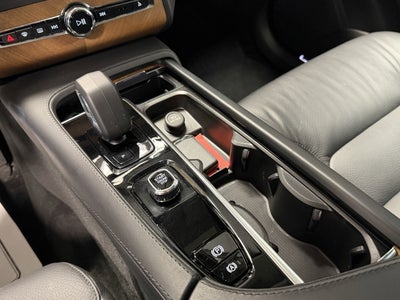 2024 Volvo XC90 Recharge Plug-In Hybrid Plus Bright Theme