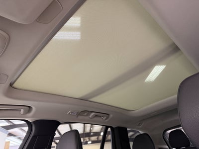 2024 Volvo XC90 Recharge Plug-In Hybrid Plus Bright Theme