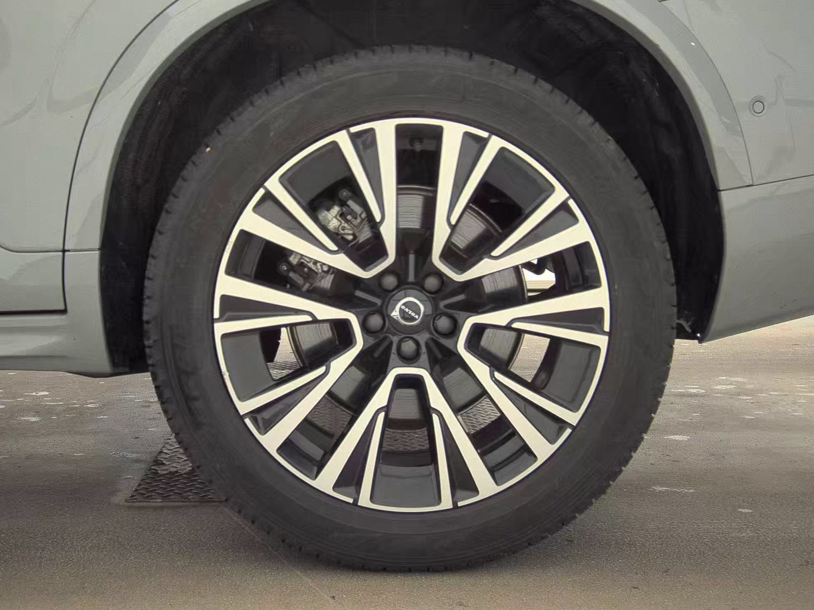 2025 Volvo XC90 Plug-In Hybrid Plus