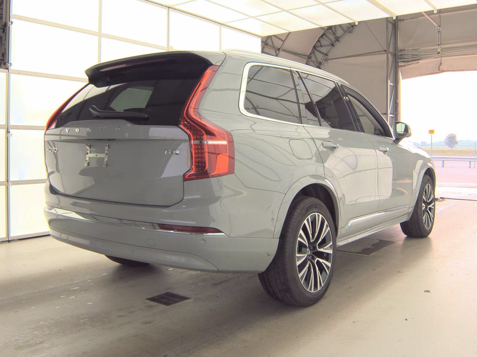 2025 Volvo XC90 Plug-In Hybrid Plus