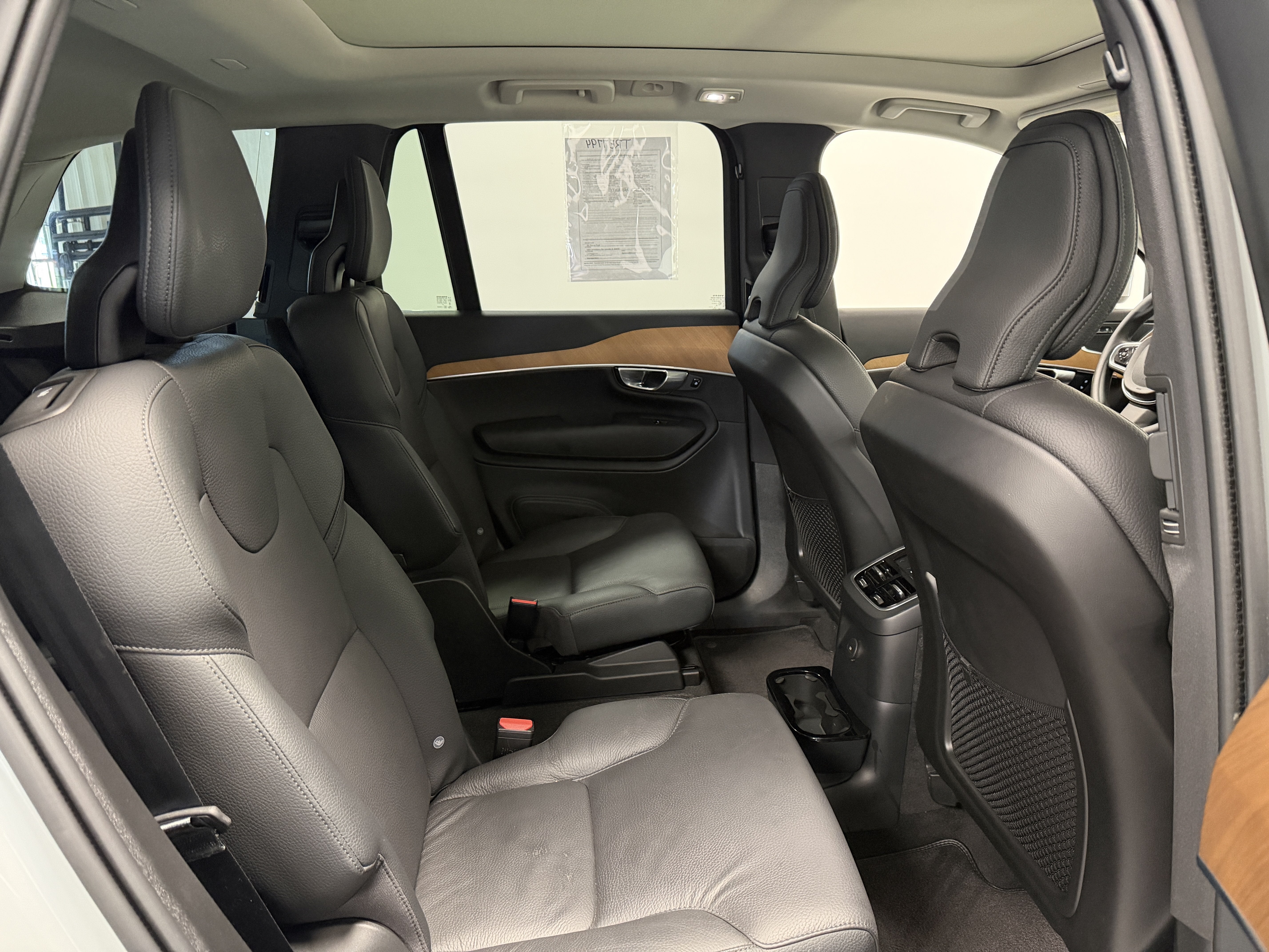 2025 Volvo XC90 Plug-In Hybrid Plus