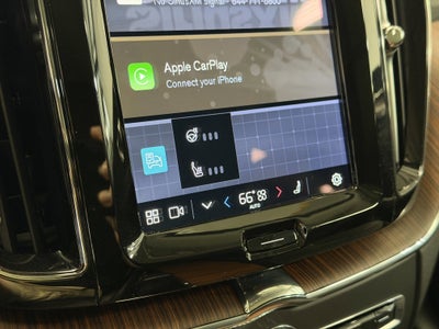 2024 Volvo XC60 Plus Dark Theme