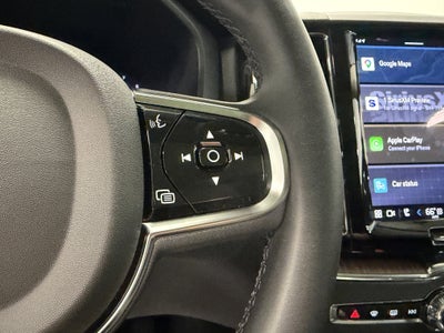 2024 Volvo XC60 Plus Dark Theme