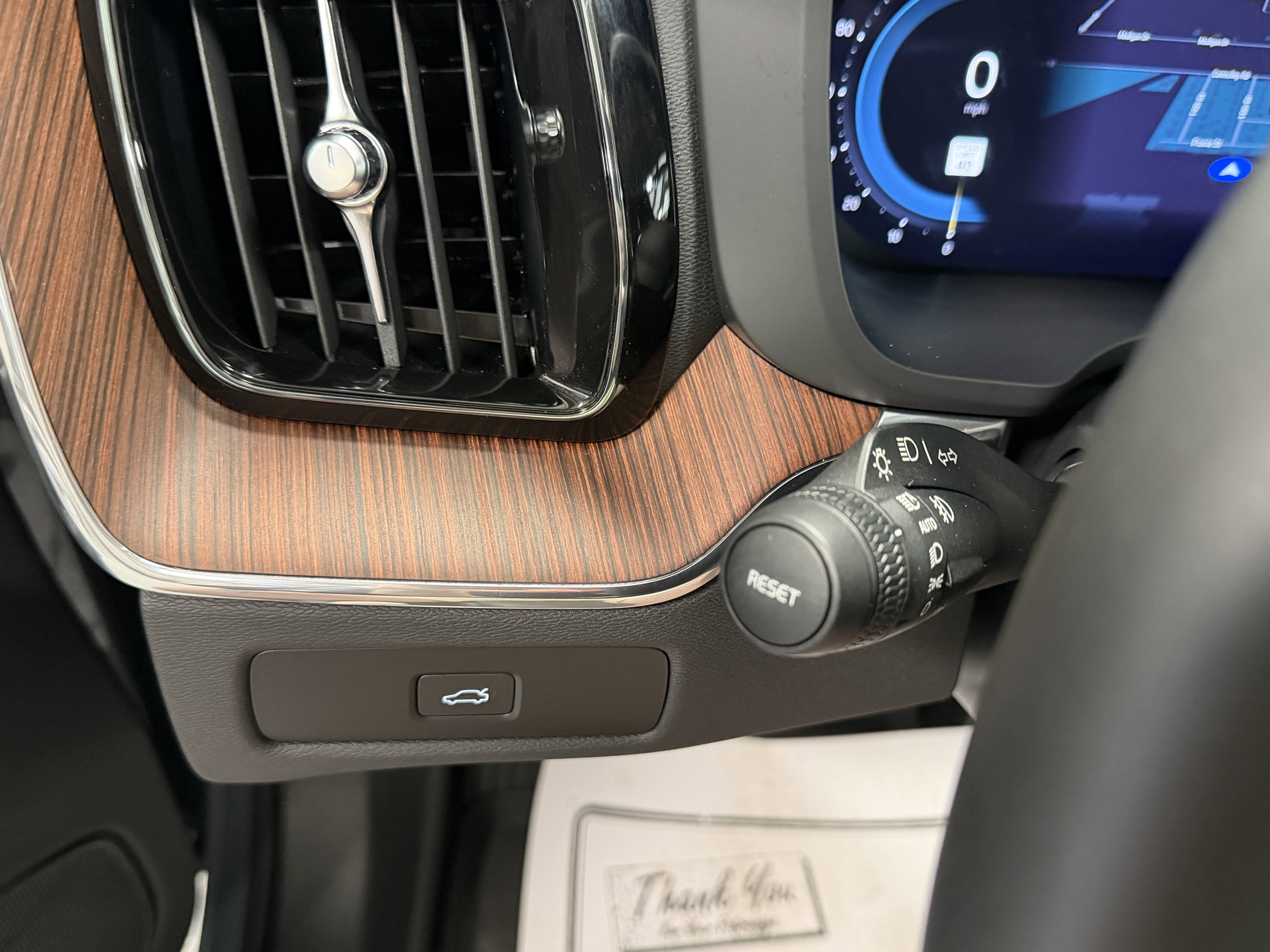 2024 Volvo XC60 Plus Dark Theme