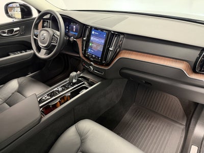 2024 Volvo XC60 Plus Dark Theme