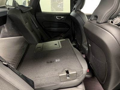 2024 Volvo XC60 Plus Dark Theme