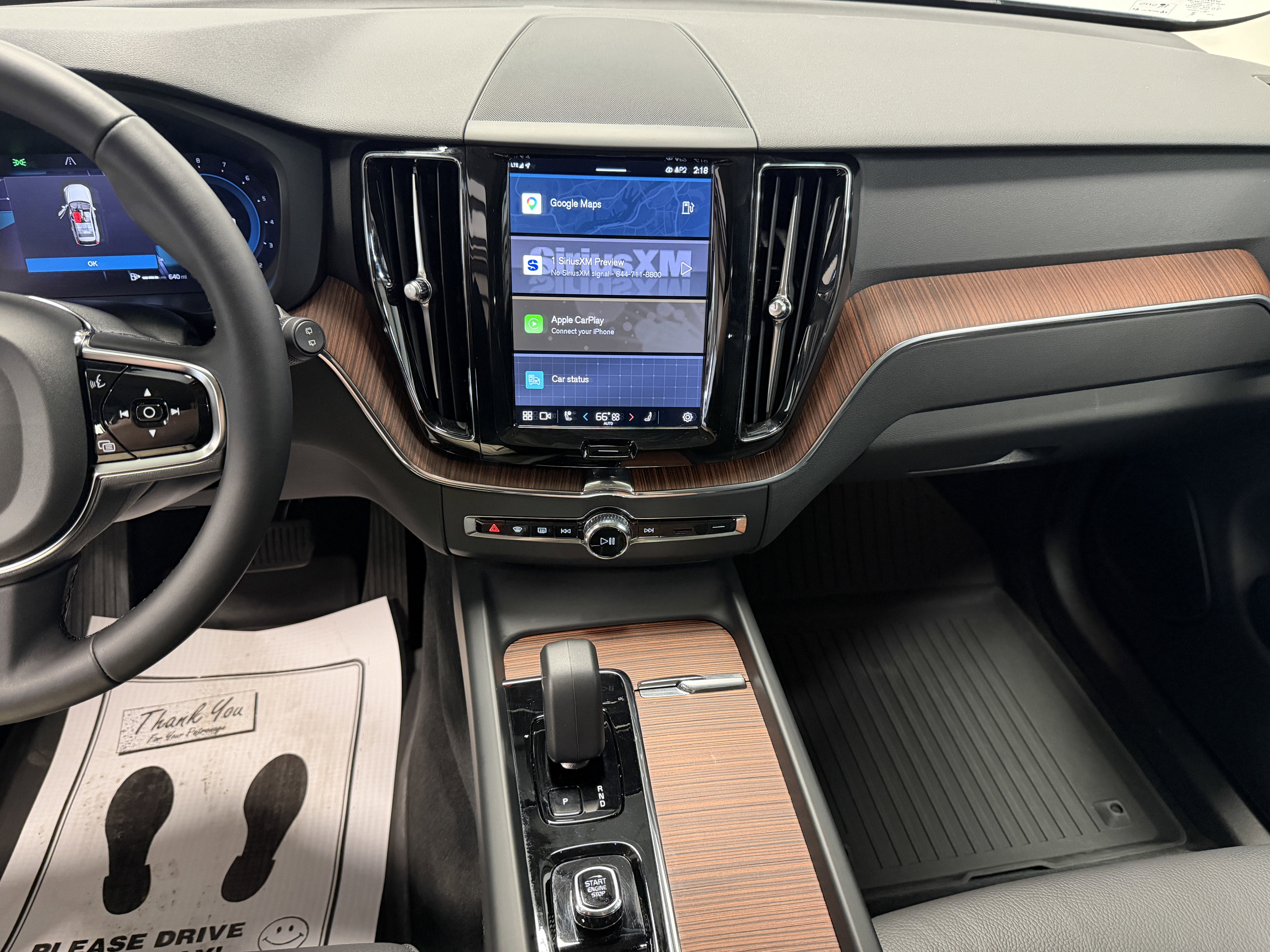 2024 Volvo XC60 Plus Dark Theme