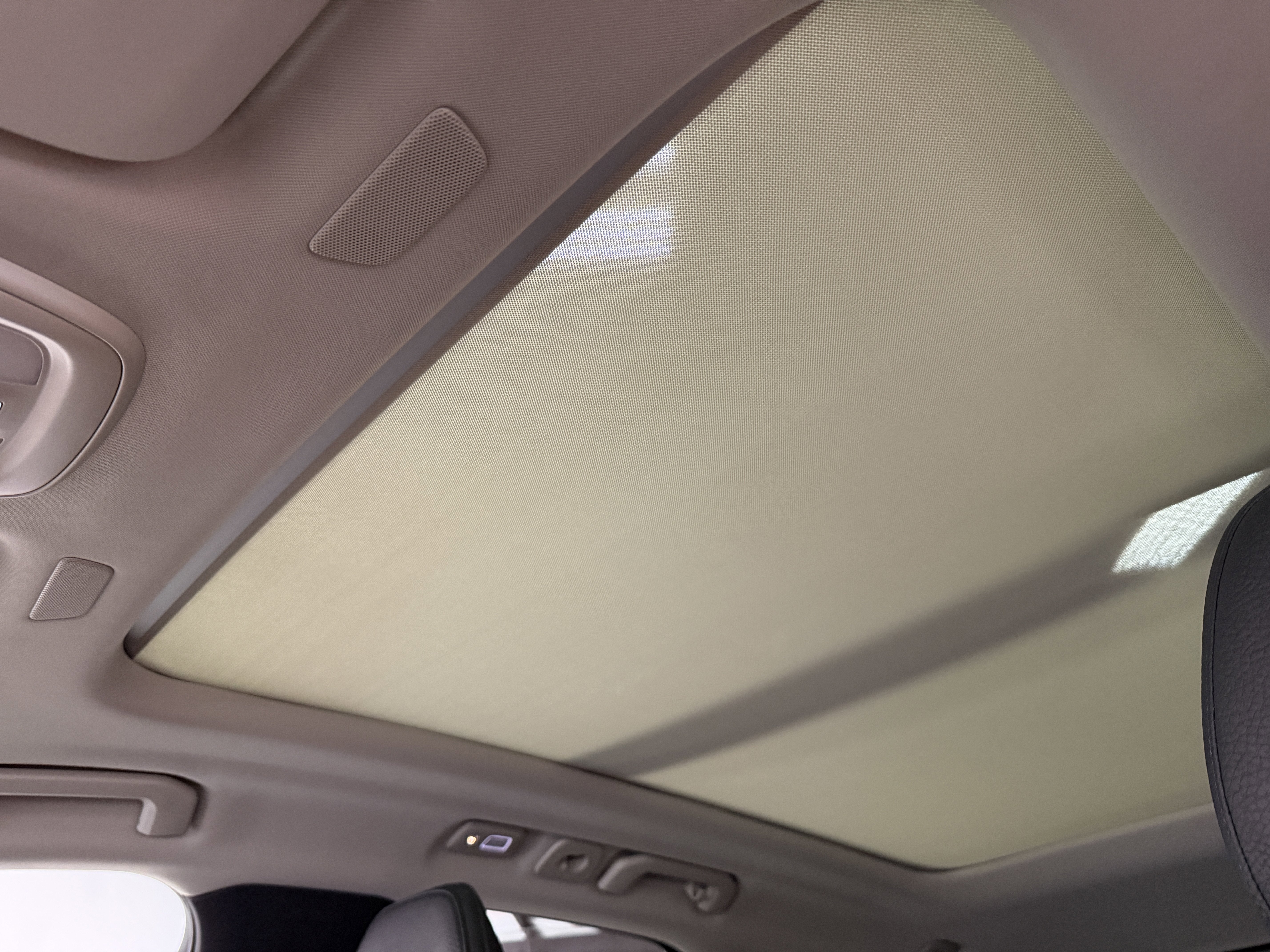 2024 Volvo XC60 Plus Dark Theme