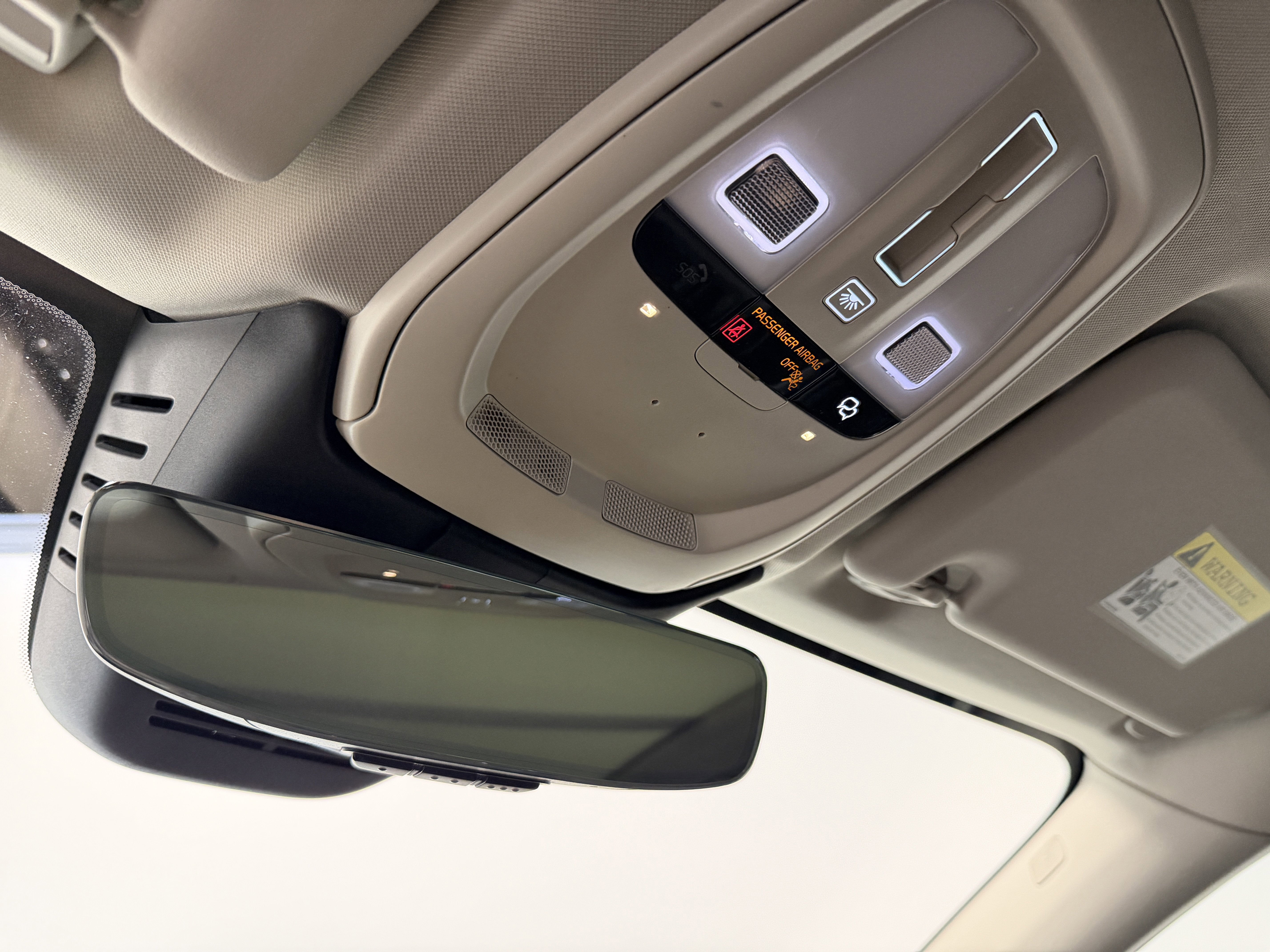 2024 Volvo XC60 Plus Dark Theme