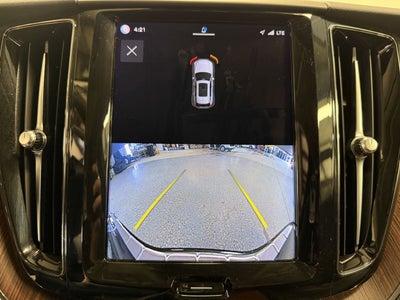 2023 Volvo XC60 Plus Dark Theme