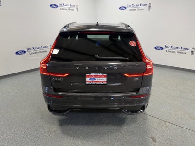 2023 Volvo XC60 Plus Dark Theme
