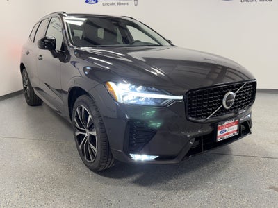 2023 Volvo XC60 Plus Dark Theme
