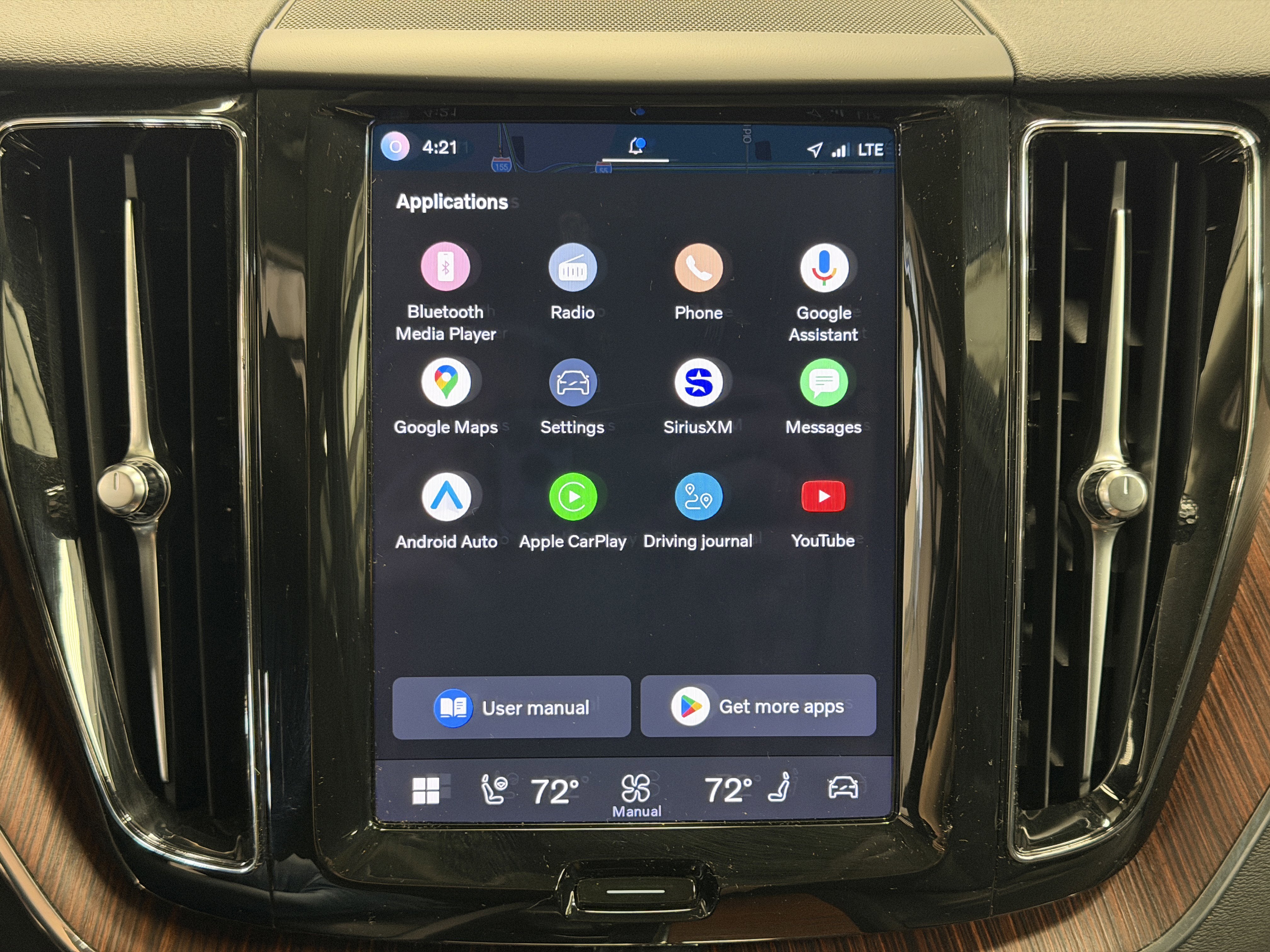 2023 Volvo XC60 Plus Dark Theme
