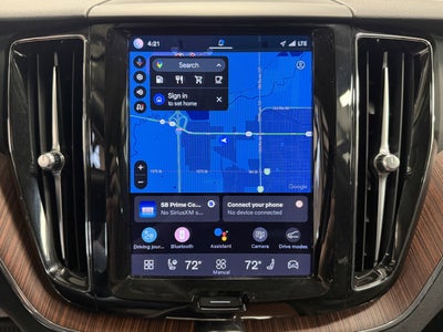 2023 Volvo XC60 Plus Dark Theme