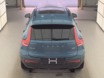 2025 Volvo XC40 Plus Dark Theme