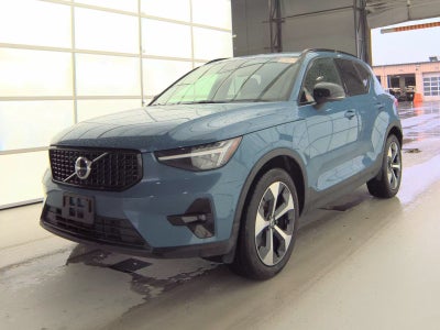 2025 Volvo XC40 Plus Dark Theme