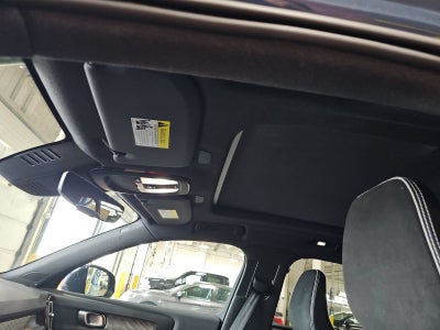 2025 Volvo XC40 Plus Dark Theme