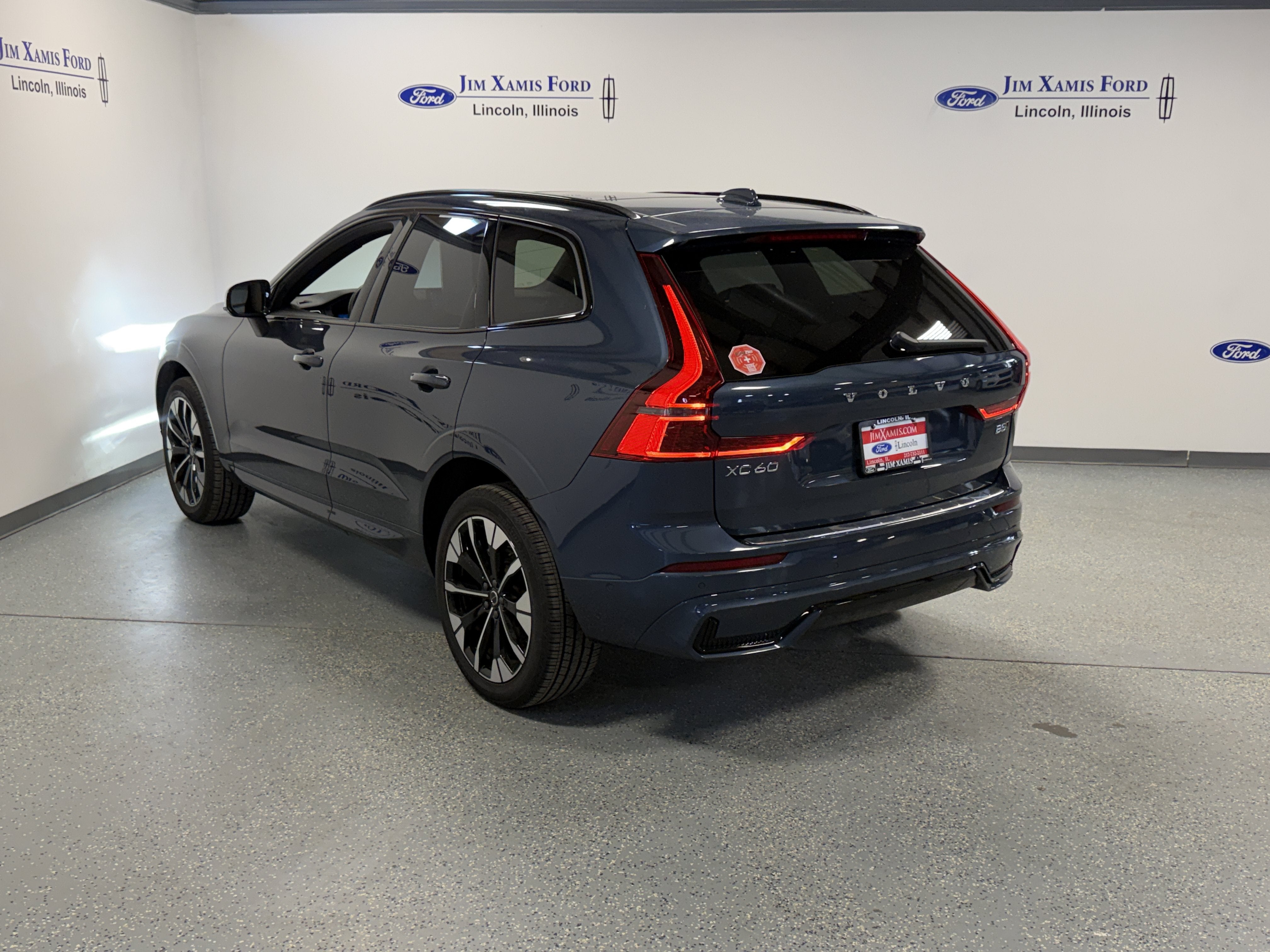 2026 Volvo XC60 Plus
