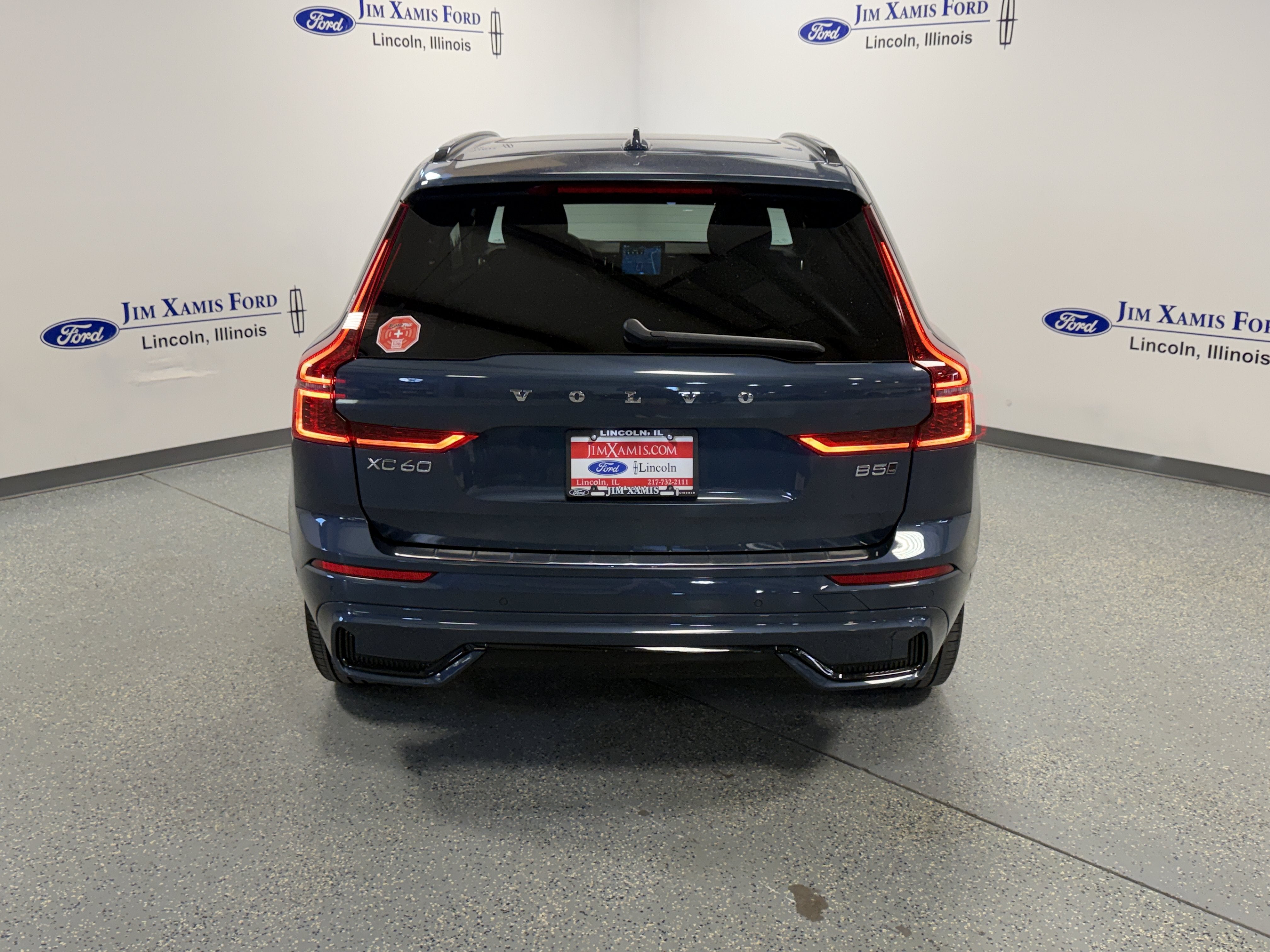 2026 Volvo XC60 Plus