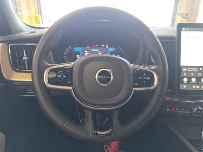 2026 Volvo XC60 Plus