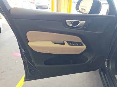 2026 Volvo XC60 Plus