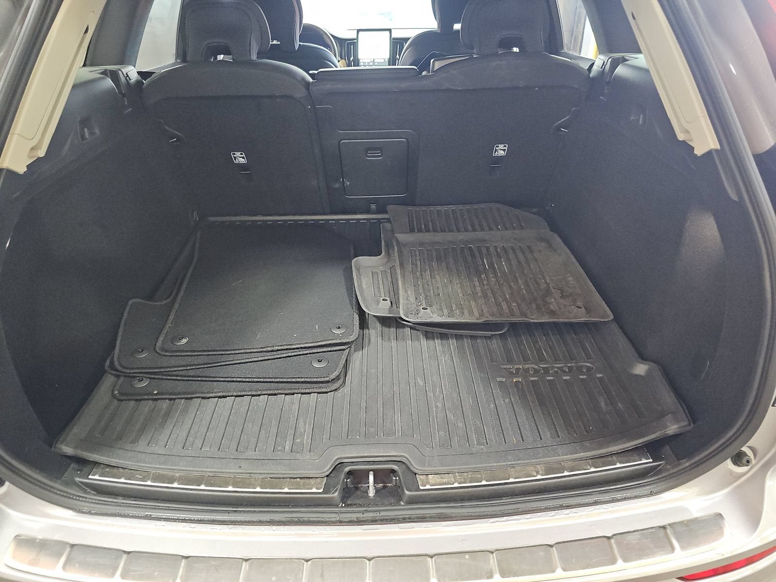 2026 Volvo XC60 Plus