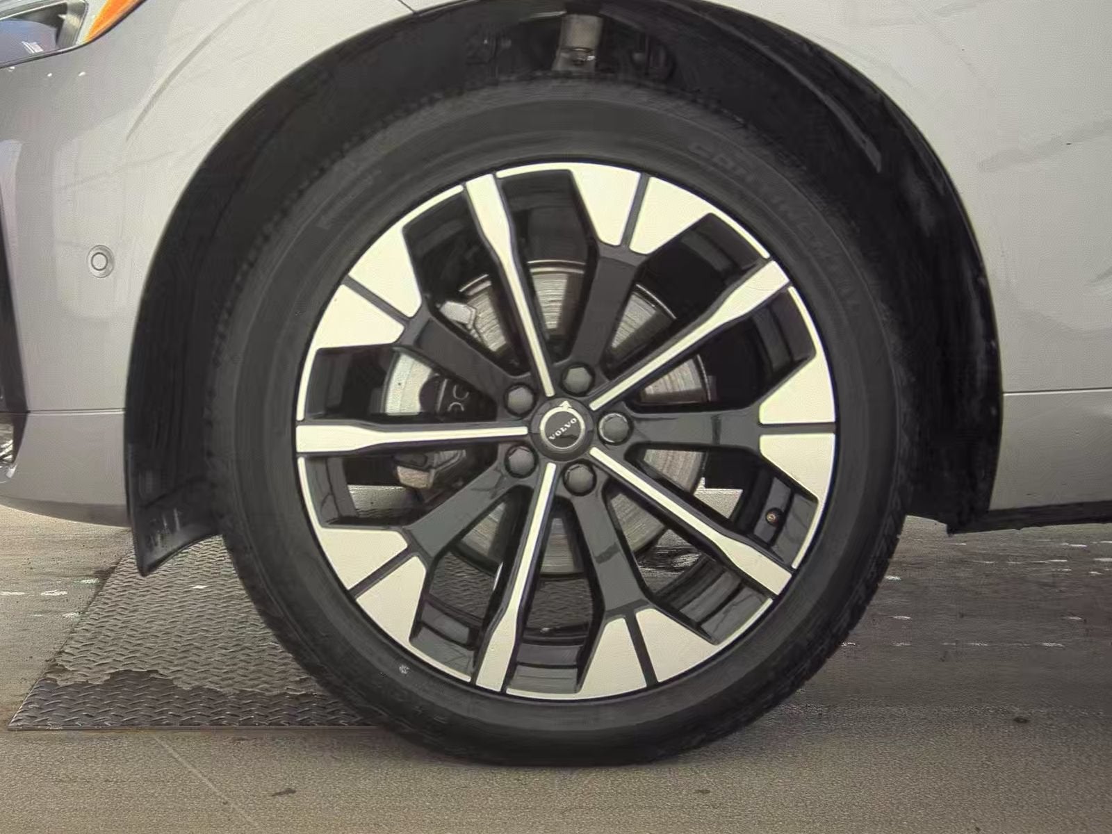 2026 Volvo XC60 Plus