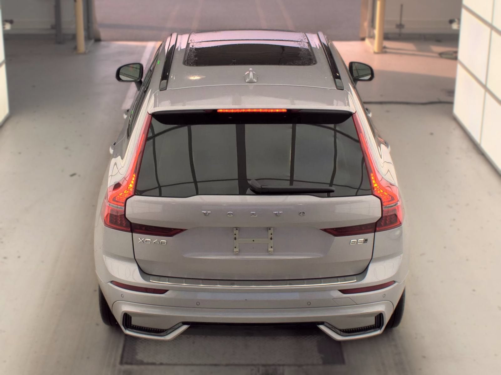 2026 Volvo XC60 Plus