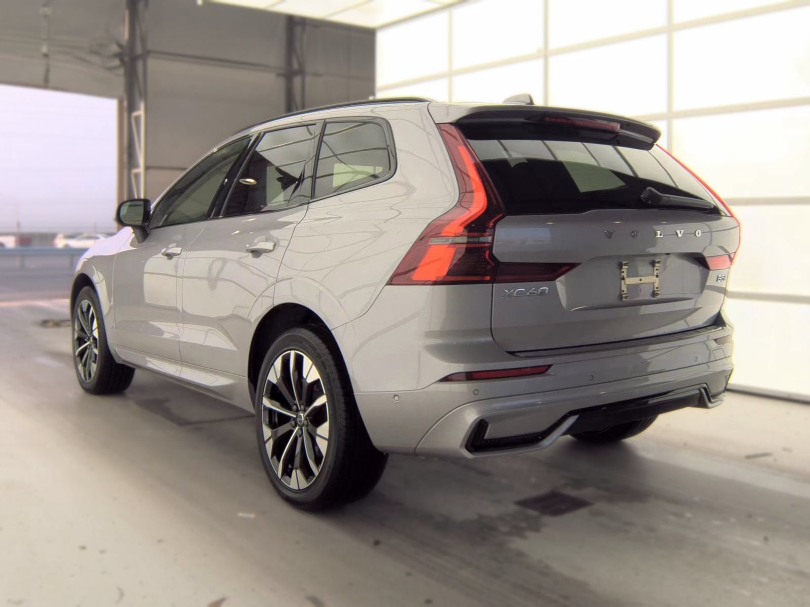 2026 Volvo XC60 Plus