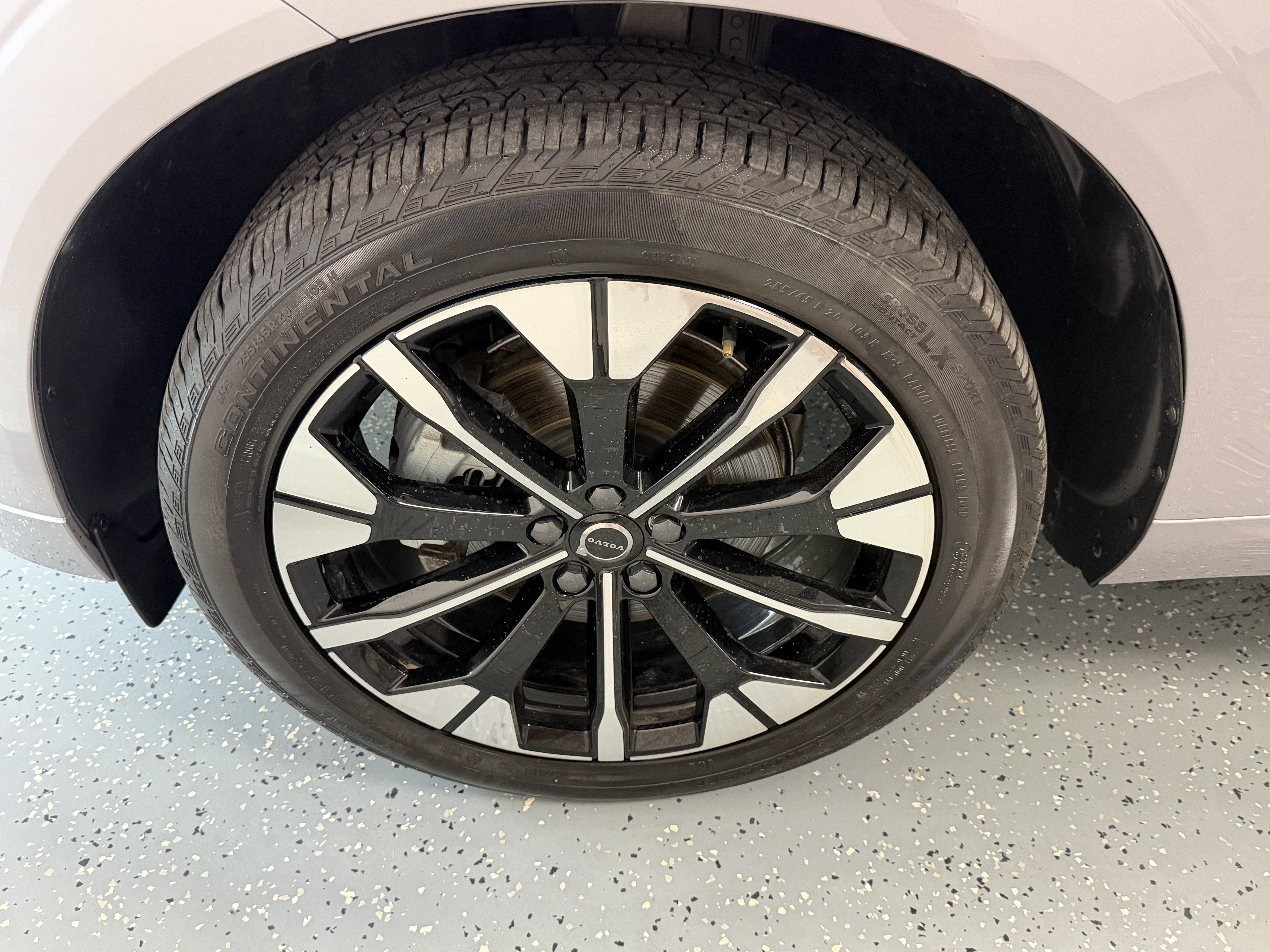 2026 Volvo XC60 Plus