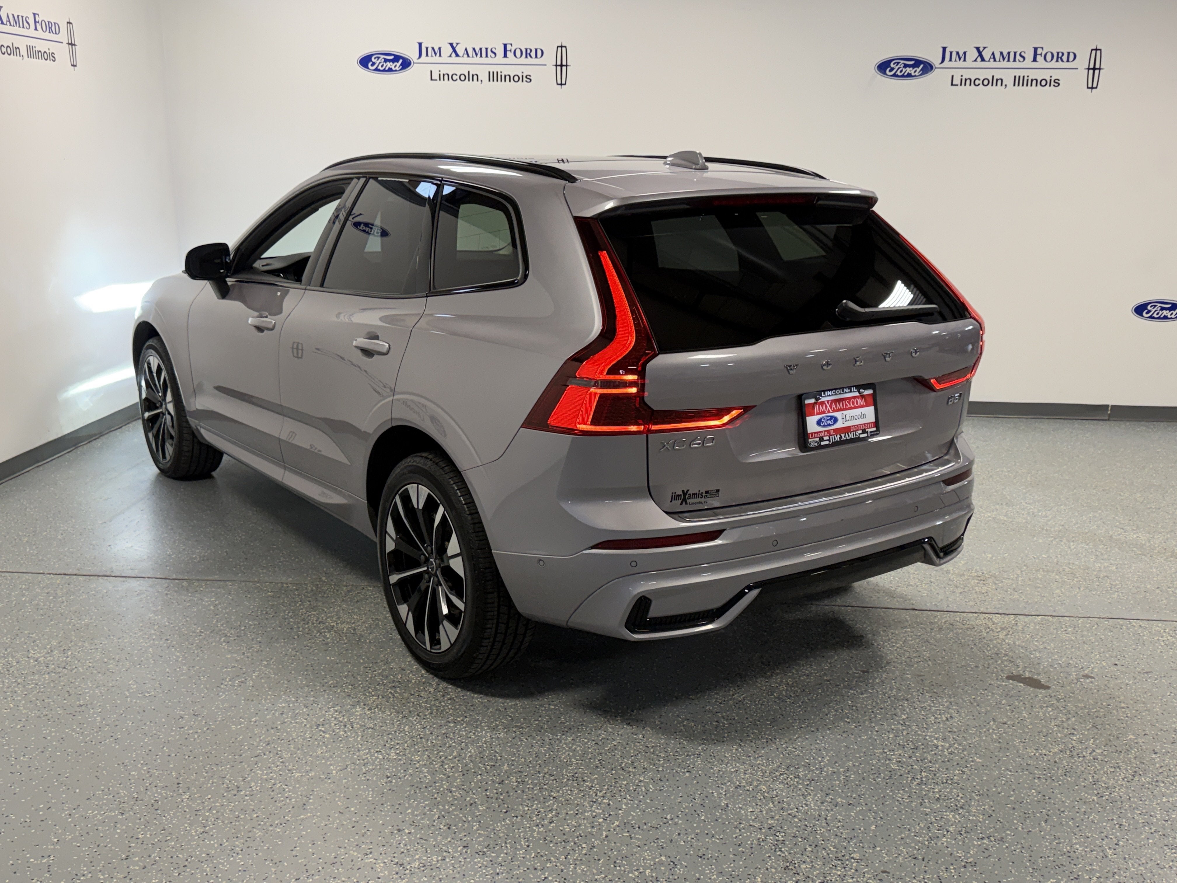 2026 Volvo XC60 Plus