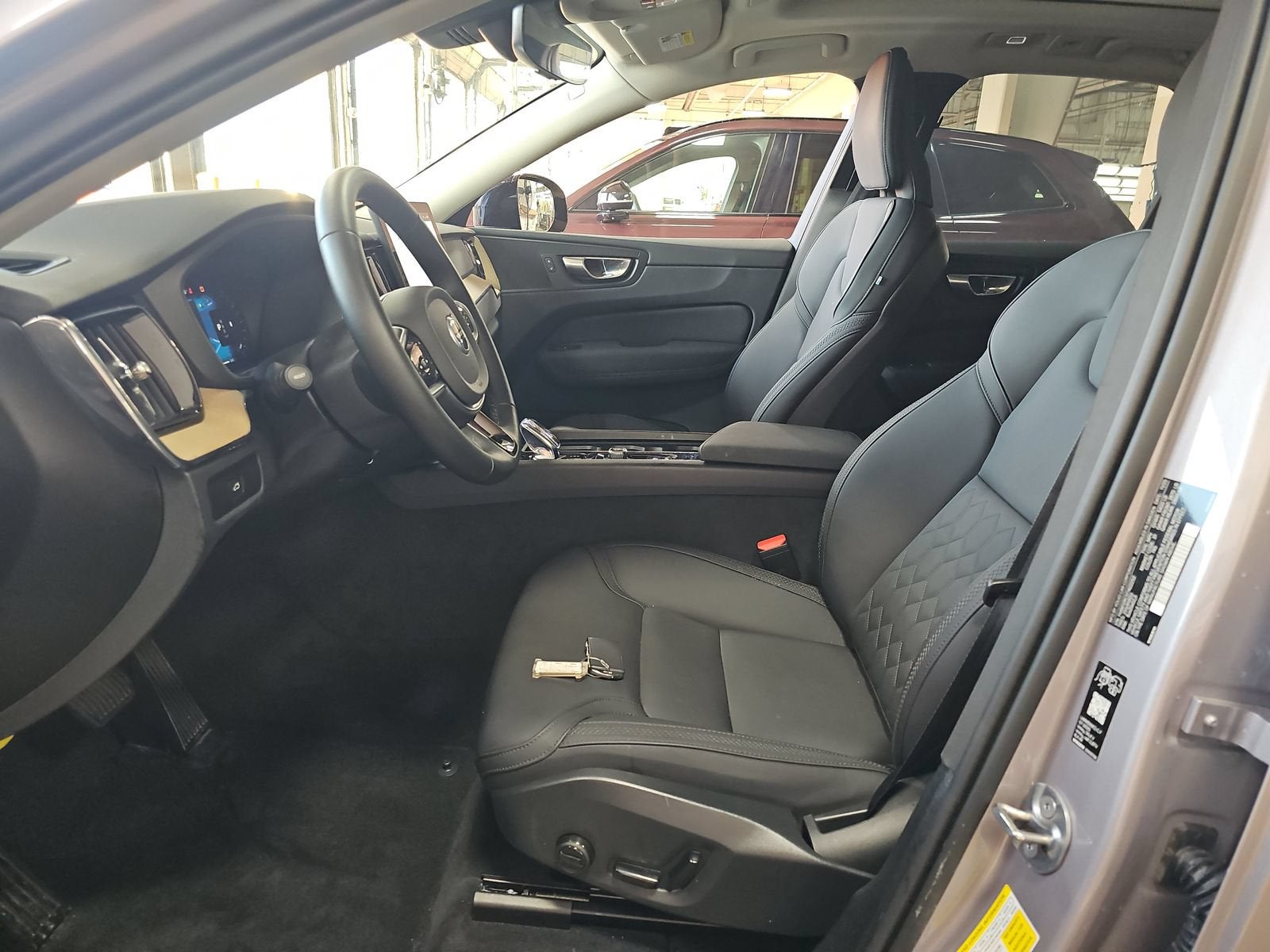 2026 Volvo XC60 Plus
