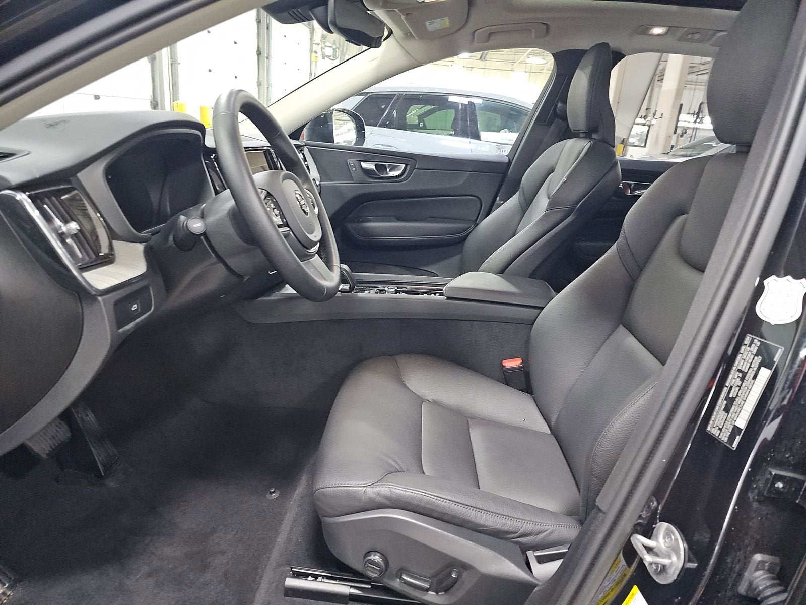 2025 Volvo XC60 Plus