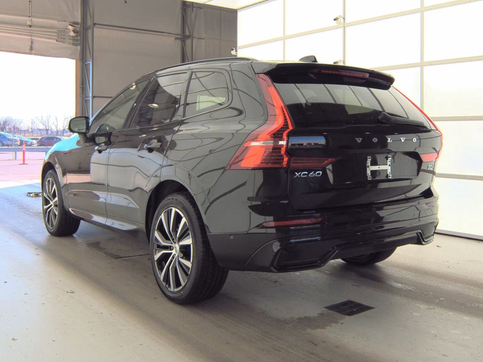 2025 Volvo XC60 Plus