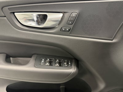 2025 Volvo XC60 Plus