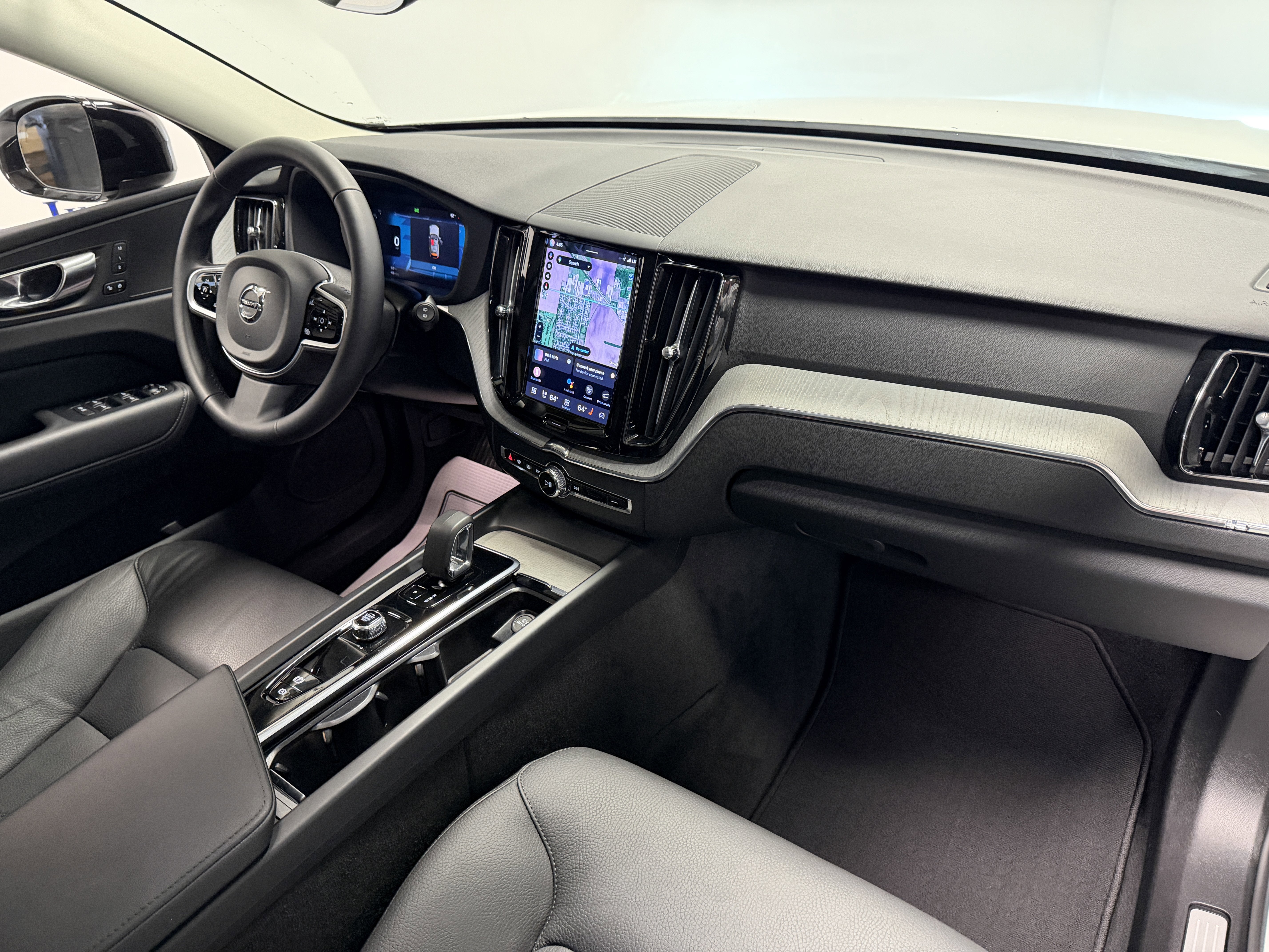 2025 Volvo XC60 Plus