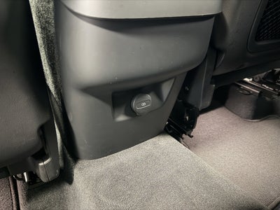 2025 Volvo XC60 Plus