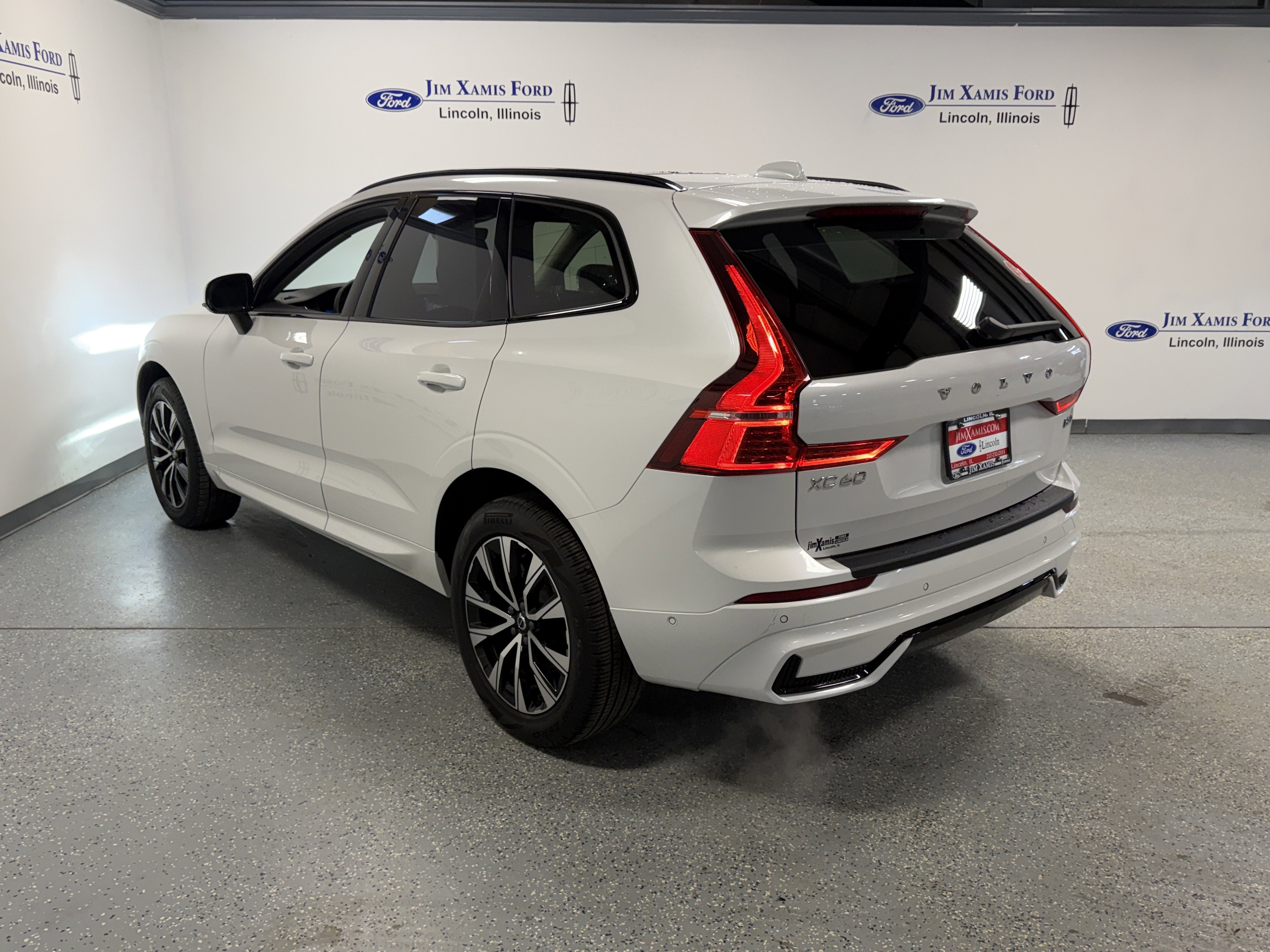 2025 Volvo XC60 Plus