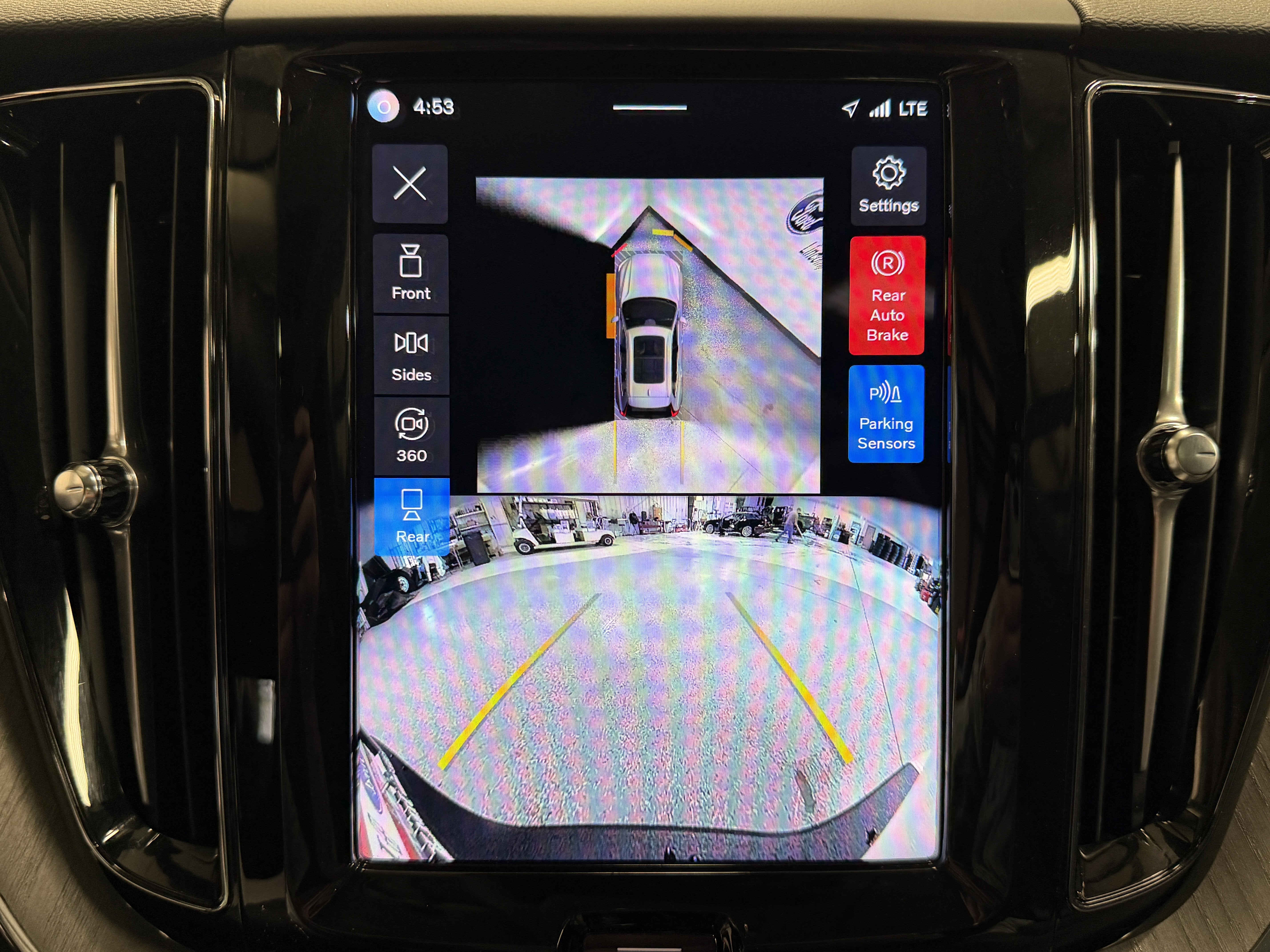 2025 Volvo XC60 Plus