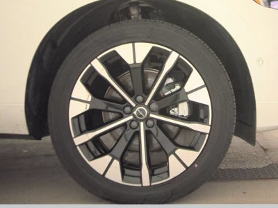 2026 Volvo XC60 Plus