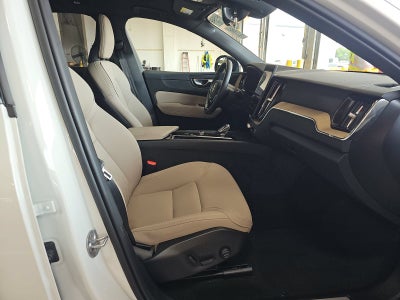2026 Volvo XC60 Plus