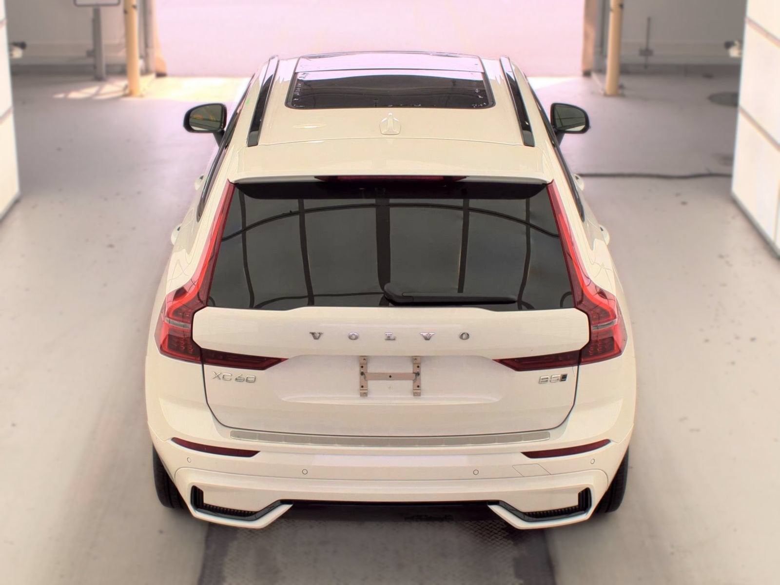 2026 Volvo XC60 Plus