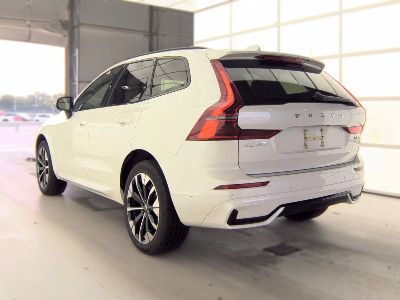 2026 Volvo XC60 Plus
