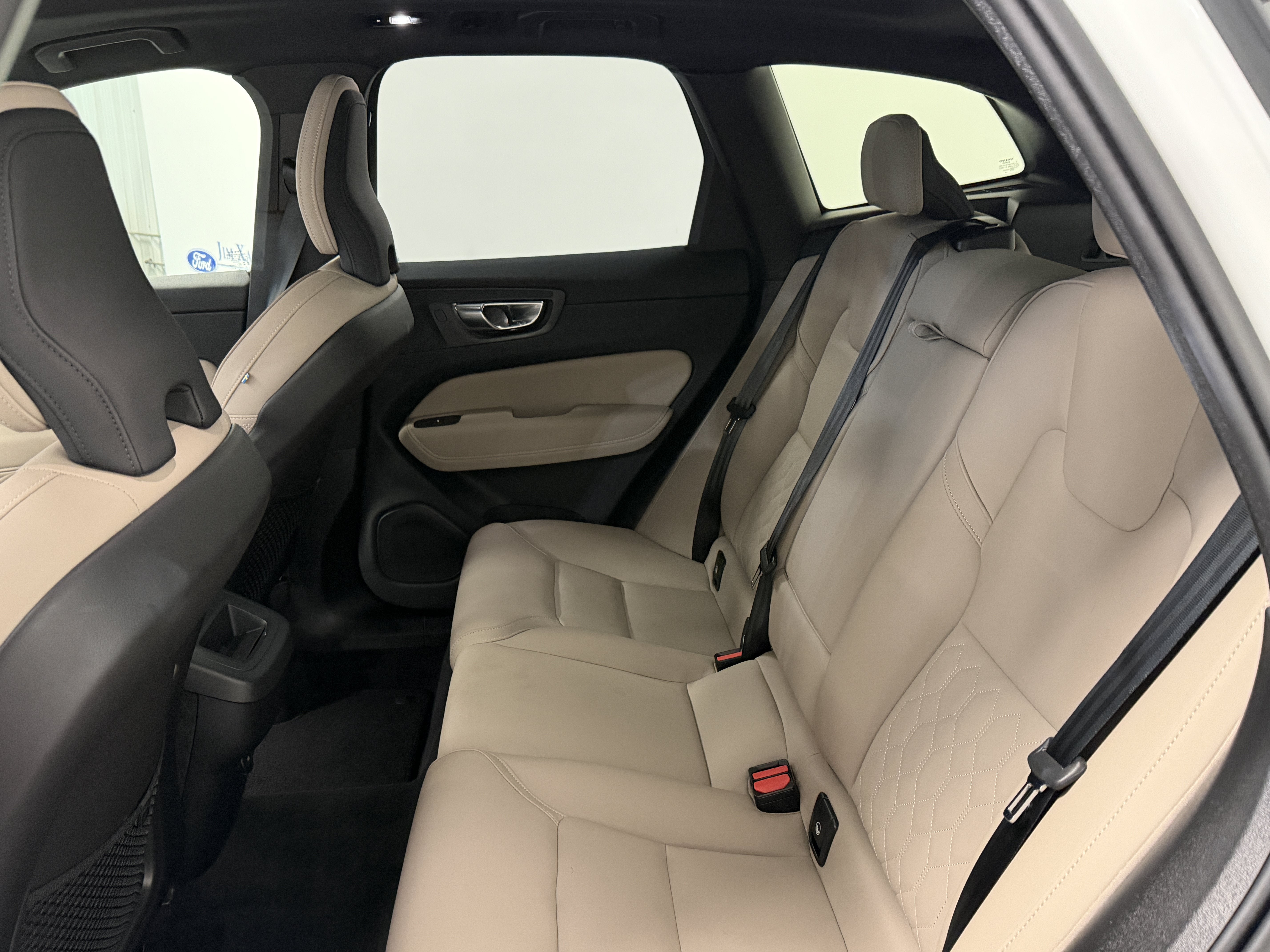 2026 Volvo XC60 Plus