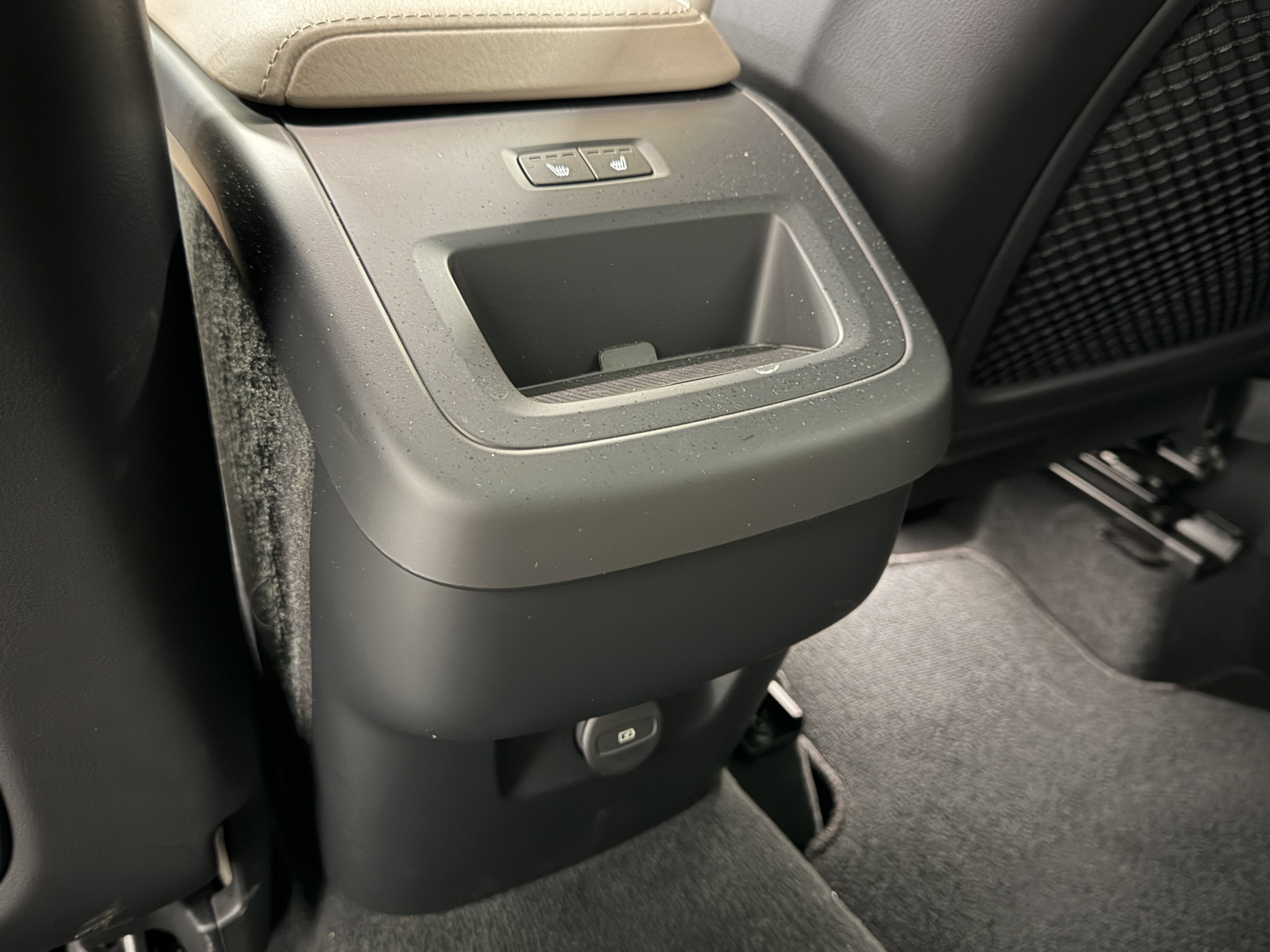 2026 Volvo XC60 Plus