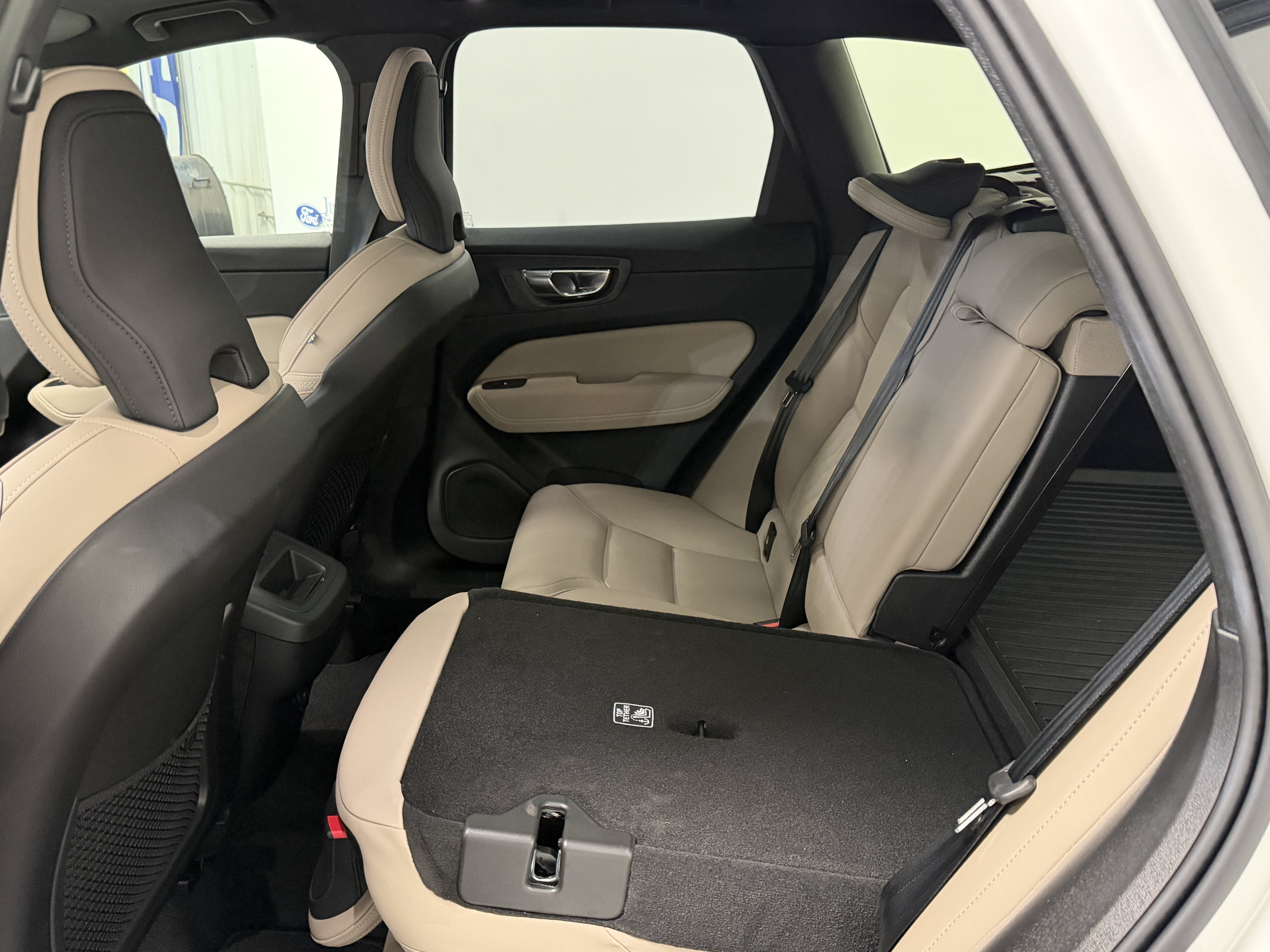 2026 Volvo XC60 Plus