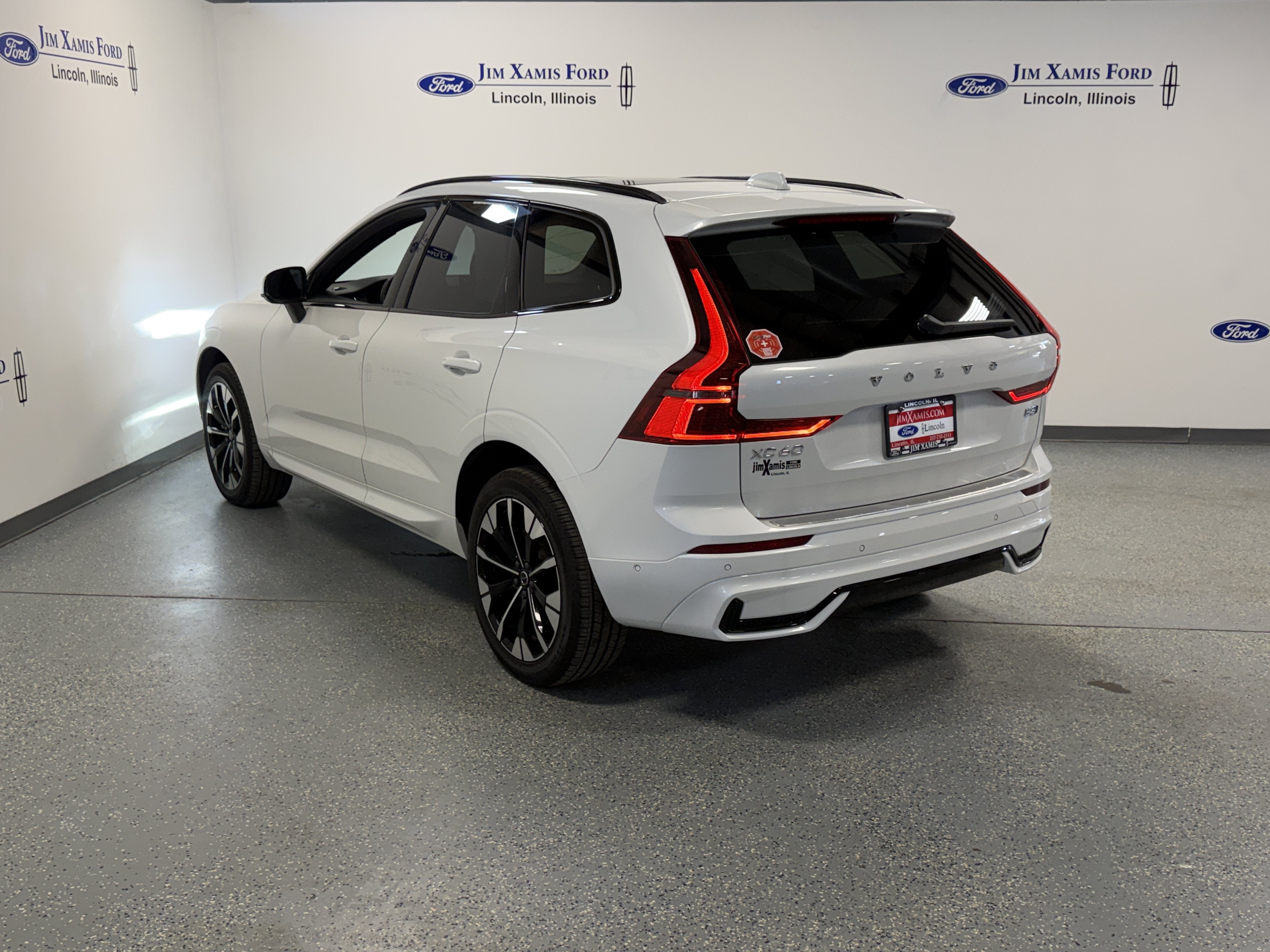 2026 Volvo XC60 Plus
