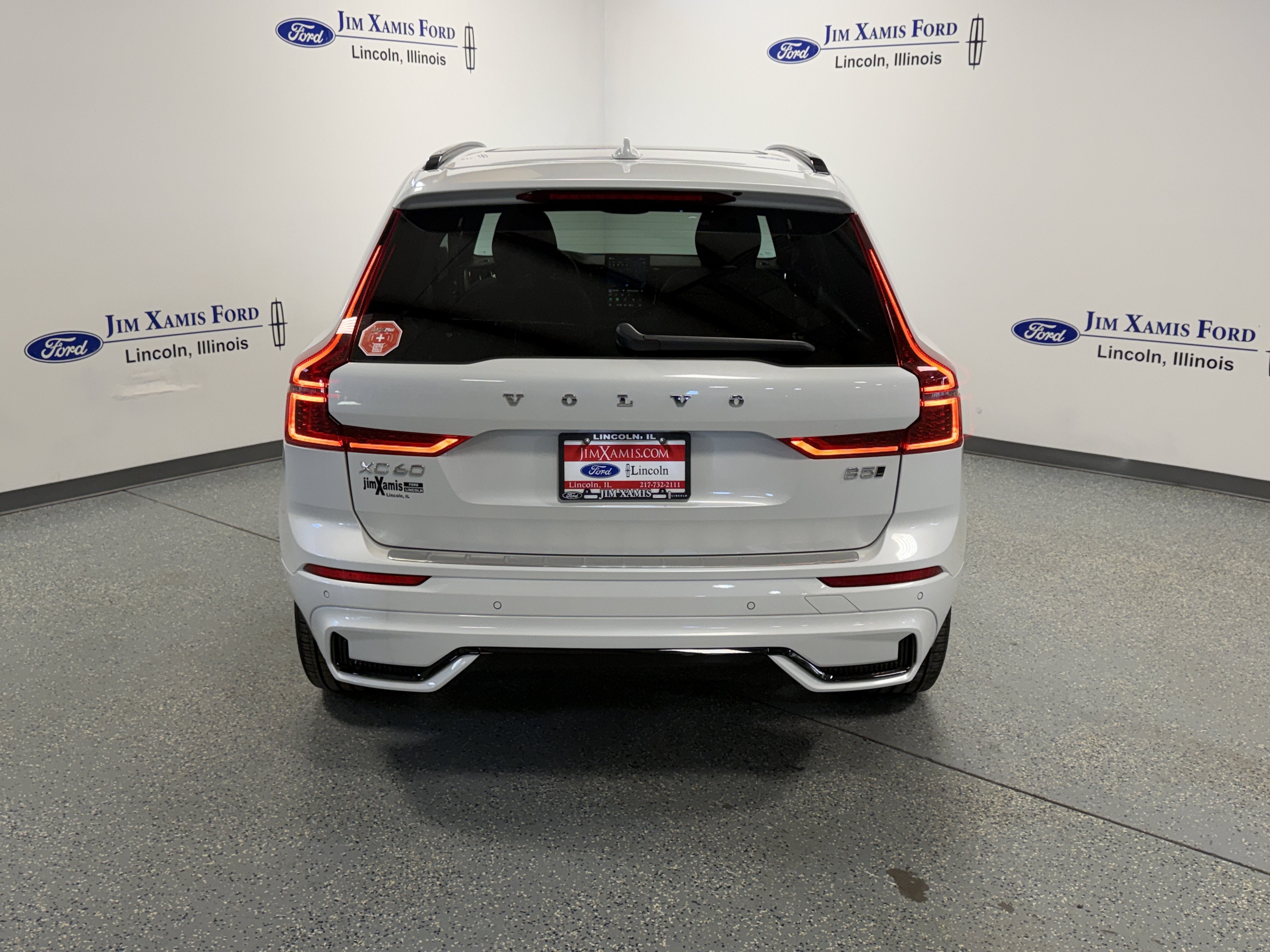 2026 Volvo XC60 Plus